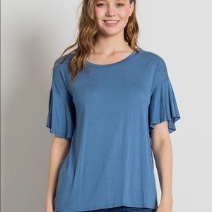 Knit shortsleeve top